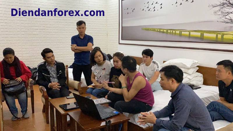 lớp_học_diễn_đàn_forex.jpg